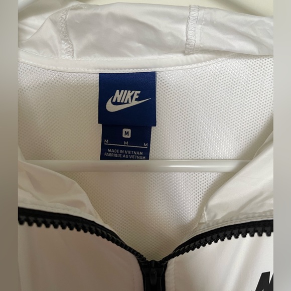 Nike jacket - Picture 3 of 3